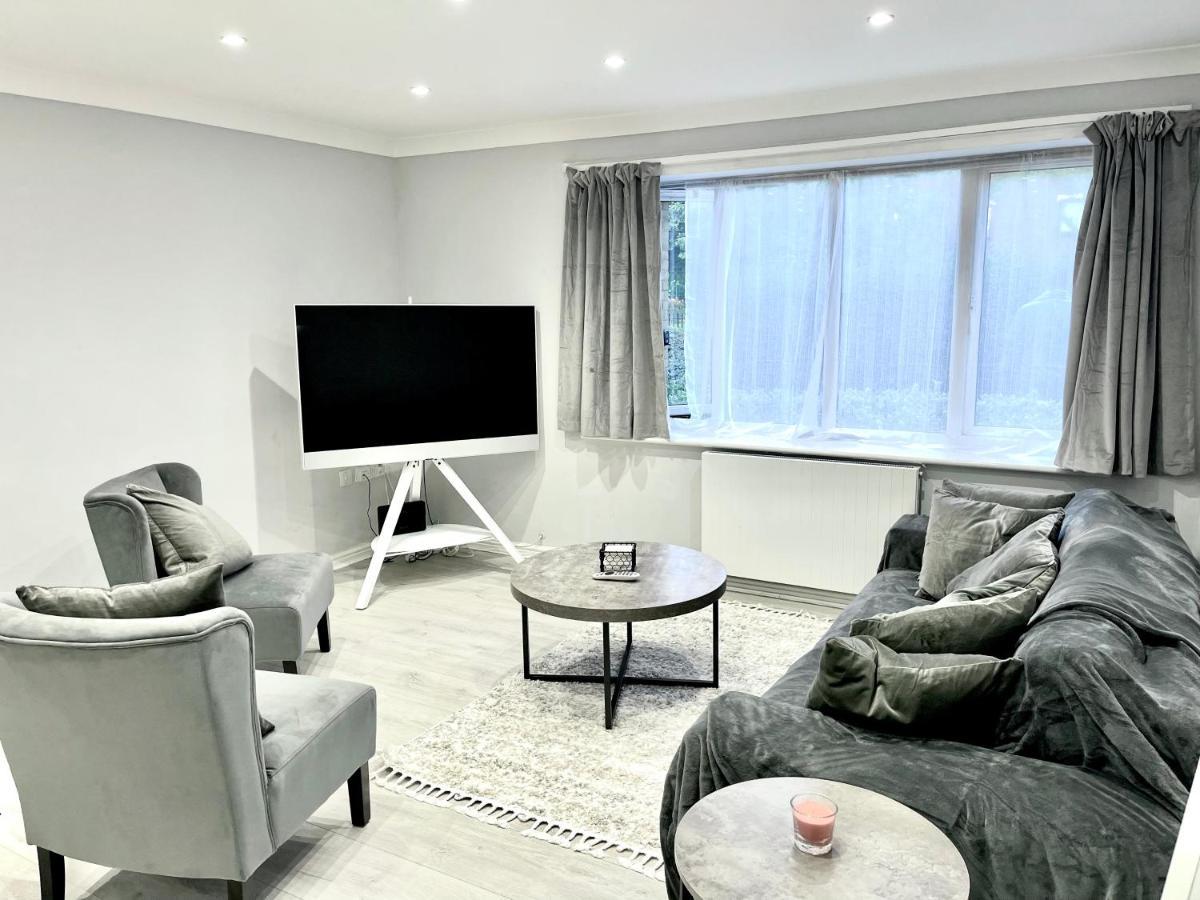 Lovely 1 Bed Apartment, 15Mins From Central ลอนดอน ภายนอก รูปภาพ